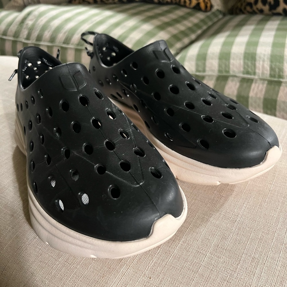 Kane Revive Footwear - Active Recovery Shoes